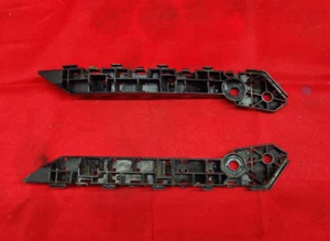 SUBARU OUTBACK LEGACY FRONT RIGHT & LEFT BUMPER BRACKET MOUNT GUIDE SUPPORT SET - Picture 1 of 5