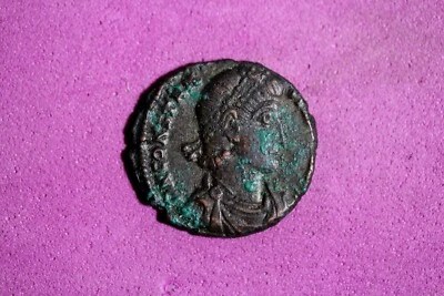 337-361 AD Roman Empire Constantius II Fallen Horseman Bronze Nummus #M22897 - Image 1 of 2