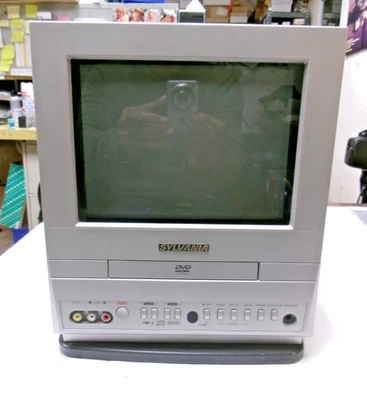 Sylvania SSC509D CRT TV DVD Combo 9" NO Remote - Image 1 of 4