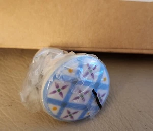 Longaberger 2008 Ceramic Easter Decorative Knob #23593 - Picture 1 of 4