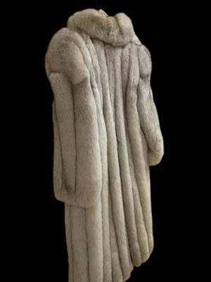Vintage Full Length Silver Blue Fox Fur Coat M L 40 To 42” Chest Estate 49 Long - Image 1 of 4