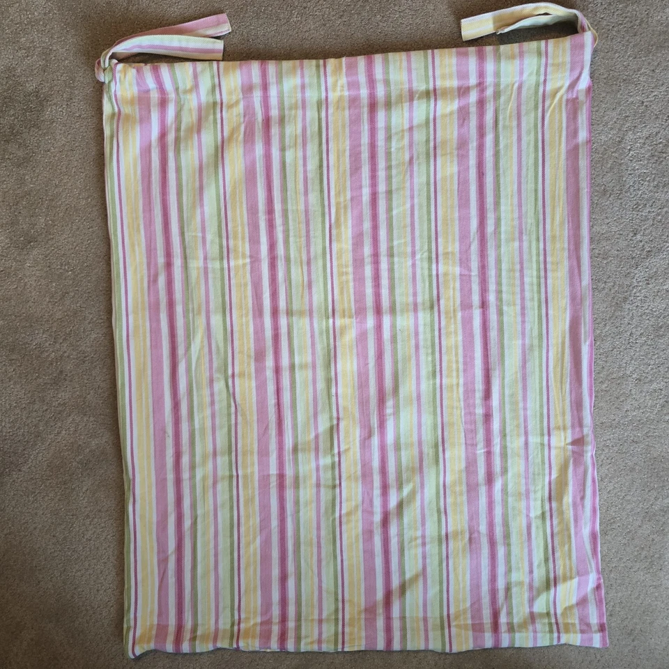 POTTERY BARN KIDS Rosa Verde Amarillo Rayas Cesta Forro Bolsa de Lavandería 30”H X 26”W Foto 1 de 4