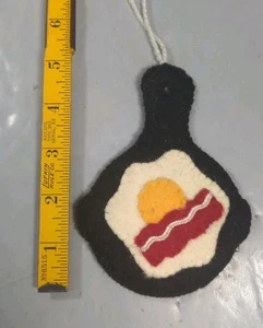 Vtg. Bacon & Eggs On Fry Pan Felt Christmas Tree Vintage Ornament - Picture 1 of 5