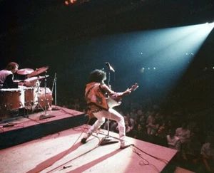 8x10 Print Jimi Hendrix on Stage Performing #HBE - Picture 1 of 1
