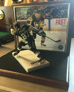 Pittsburgh Penguin Sidney Crosby Mcfarlane Monument for man Cave - Picture 1 of 2