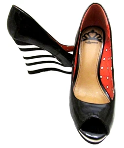 Fergalicious by Fergie shoes BLACK PATENT LEATHR PEEP-TOE Hi-Wedge PUMPS *6.5-7* - Picture 1 of 13