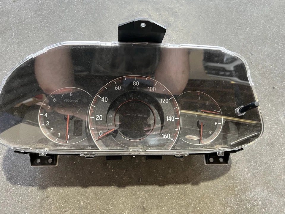 Velocímetro de cuadro de instrumentos Honda Accord 2017 Foto 1 de 3