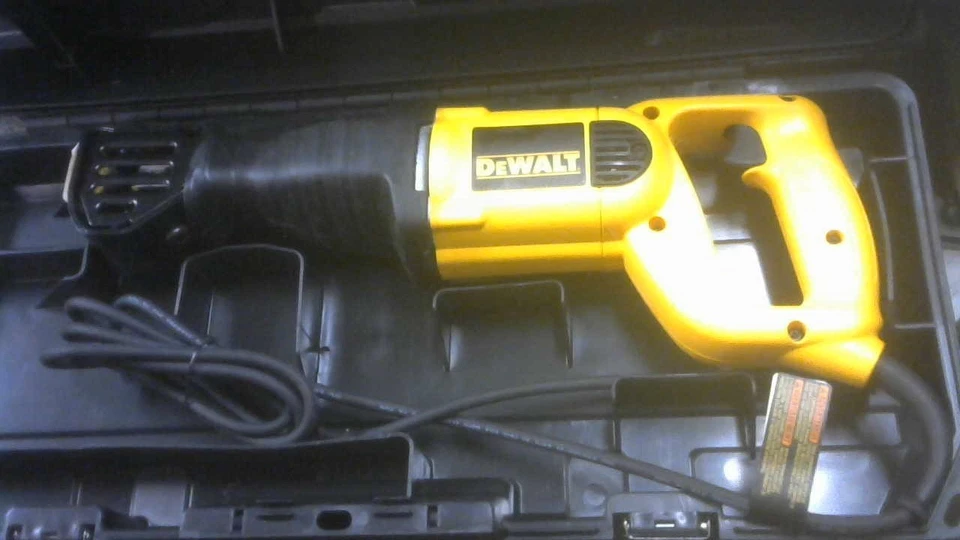 Sierra recíproca Dewalt DW304P 2800 rpm 120 v-ac Foto 1 de 1