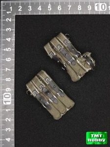 1:6 Scale DID D80177 WWII German Flammenwerfer Joerg - Ammo Pouches - Picture 1 of 2