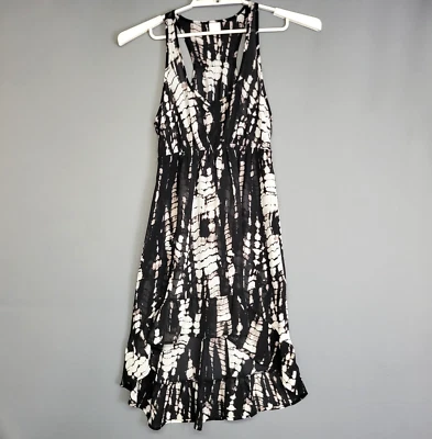 Vestido Xhilaration espalda deportiva transparente encubrimiento para mujer M alto bajo negro sin mangas Foto 1 de 4