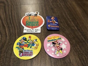True Vintage 4 Stück Disney Movie World On Great Ice Odessey Knöpfe  - Bild 1 von 9