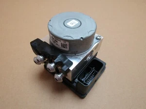BMW S1000R Sport 2021 1,358 miles ABS pump control unit module (6025) - Picture 1 of 10