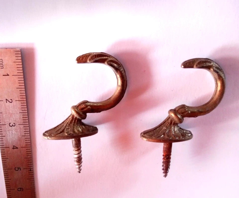 2 ANCIENNES  EMBRASES  PATERES  CROCHETS en laiton  - Photo 1/1