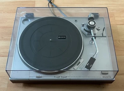 Винтажный полуавтоматический сервопривод проигрыватель Sanyo модель TP-1012A с прямым приводом сделано в Японии - Изображение 1 из 4