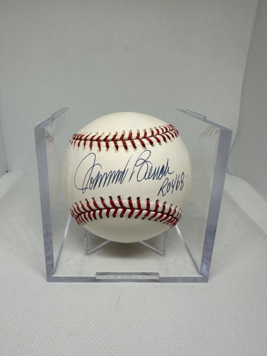 Johnny Bench Cincinnati Reds Original Autographed Baseball Johnny Bench Cincinnati Reds Original Autographed Baseball