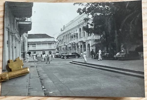BOLIVAR SQUARE CARTAGENA COLOMBIA 1950 SNAPSHOT PHOTOGRAPH - Foto 1 di 2