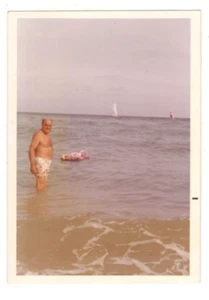 Traje de baño vintage sin camisa para hombre mayor playa años 70 arte encontrado SYB31 - Imagen 1 de 1