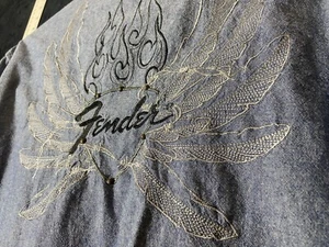 Fender besticktes Hemd "Rock And Roll Religion" (Größe XL) - Bild 1 von 14