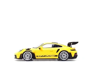 Minichamps 1:18 Porsche 911 GT3 RS (992) in Racing Yellow / Silver Wheels - Picture 1 of 13