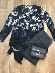 Blusa transparente de terciopelo negra blanca gris con estampado de hojas de encaje Reino Unido 8 A17 como nueva - Imagen 1 de 12