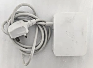 Apple HD display  24.5V  2.65A  65W A1096 Power Adapter Charger With UK plug - Afbeelding 1 van 9