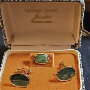 Vtg CT Jewlers Gold Tone Green Jade Cufflinks Oval & Tie Tac Set Boxed Fairfield - Picture 1 of 15