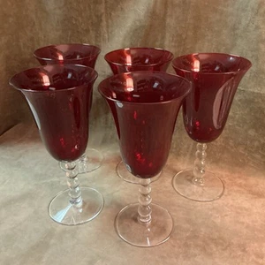 Copa de agua roja rubí patrón candelabro de vidrio imperial vintage de los años 40 de 5 piezas - Imagen 1 de 5