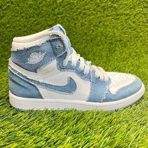 Scarpe da ginnastica Nike Air Jordan 1 Retro High OG ragazzo taglia 2Y blu bianco - Foto 1 di 10