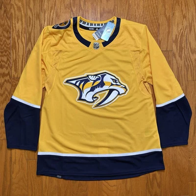 Camiseta deportiva de hockey Adidas Nashville Predators NHL amarilla para hombre talla 46 pequeña Foto 1 de 4