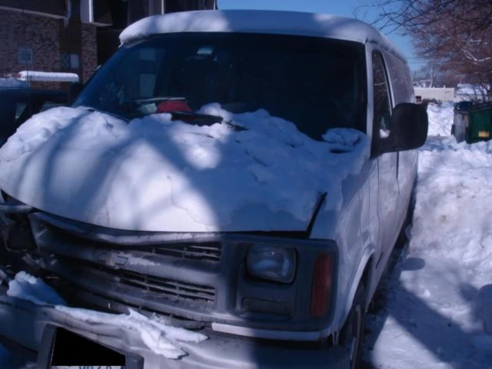 Used Rear Drive Axle Assembly fits: 2002 Chevrolet Express 2500 van semi-floatin Foto 1 de 4