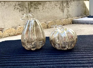 *Neu ohne Etikett* Gold Crackle Glas Kürbis mit Glasstielen - Bodenzugang für Lichter - zerbrechlich - Bild 1 von 8