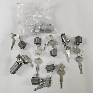 Lote De 9 Cerraduras De Cilindro De Encendido De Colección Varios Con Llaves GM Sin Usar LEER⬇ - Imagen 1 de 6