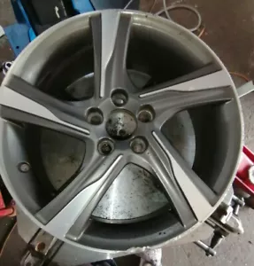 Genuine VOLVO R DESIGN V40 MK3 2012-16 17" inch ALLOY WHEEL RIM - 31423521 - Picture 1 of 9
