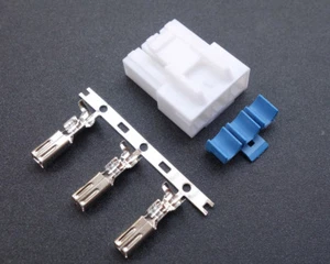 Nuovo connettore alimentazione DC 3 pin spina per cavi radio VHF UHF Icom 703 IC-703 - Foto 1 di 4