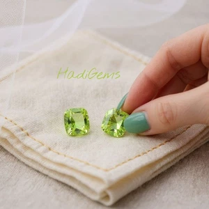 2 Natürlicher Peridot Edelstein / 9,42 ct gesamt / Pakistan / Facettiert - Bild 1 von 4