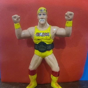 1994 WCW Hulk Hogan Figure With Championship Belt - Picture 1 of 2
