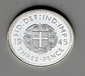Moneda de tres peniques 1945 plata maciza antigua 3d rara Royal Mint Inglaterra esterlina retro - Imagen 1 de 7