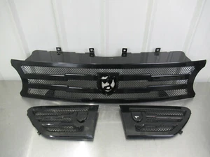 T072W 2011 11 RANGE ROVER SPORT LEXANI FRONT & FENDER GRILL SET USED - Picture 1 of 10