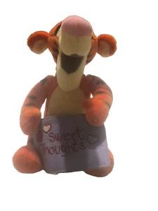 Peluche Tigger Sweet Treat de Disney Store nuevo con etiquetas - Imagen 1 de 4