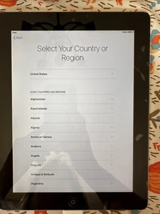 Apple iPad Model A1395 16GB w/charging cord - Picture 1 of 14