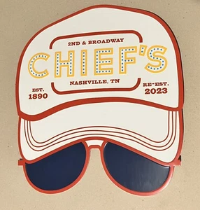 Sombrero y gafas Eric Church Chief’s Sign 2nd & Broadway Nashville (agotado) - Imagen 1 de 1
