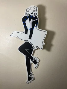 Vintage Plastic Marilyn Monroe Wall Clock w/ Swinging Legs Pendulum Rare Works - Picture 1 of 6