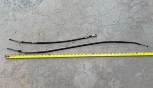 Lote 019, 1982 Honda ATC185s cables freno de mano delantero y freno de pie trasero - Imagen 1 de 4