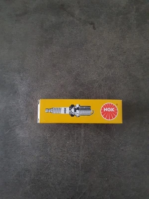 BOUGIE ALLUMAGE NGK BP7HS - Photo 1/3