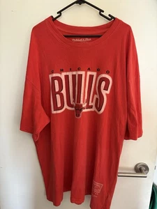 T-SHIRT: GENUINE NOSTALGIA CO MITCHELL & NESS CHICAGO BULLS NBA 2XL XXL VINTAGE - Picture 1 of 6