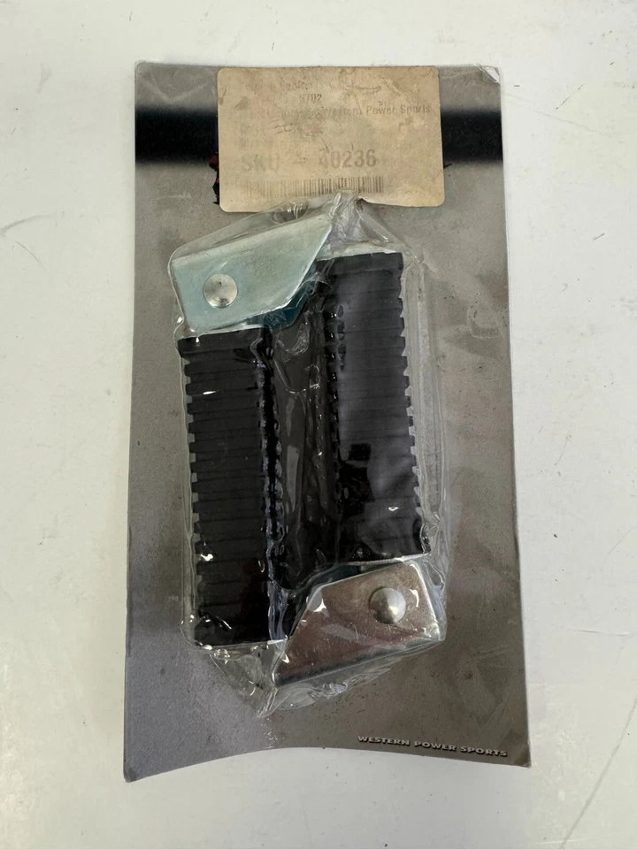 NUEVO PAR DE REPOSAPIÉS PLEGABLES WPS para pasajeros Honda CB125-750 mercado de accesorios 56-5702 Foto 1 de 3