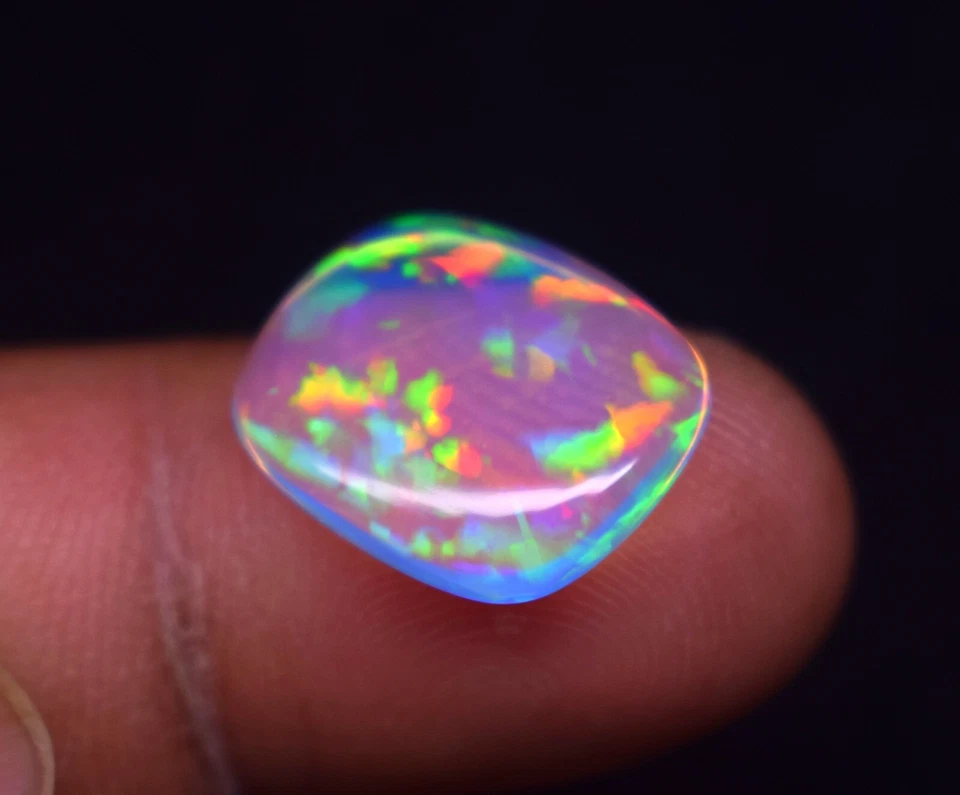 5 CT Natural Ethiopian ++Opal Multi Fire Square Cabochon Gemstone 15.5x13.1 mm - Image 1 of 4