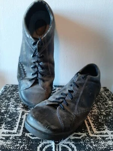 Dr.  Martens Lace Up Distressed Black Leather Shoes size 11 US Doc Marten - Picture 1 of 7