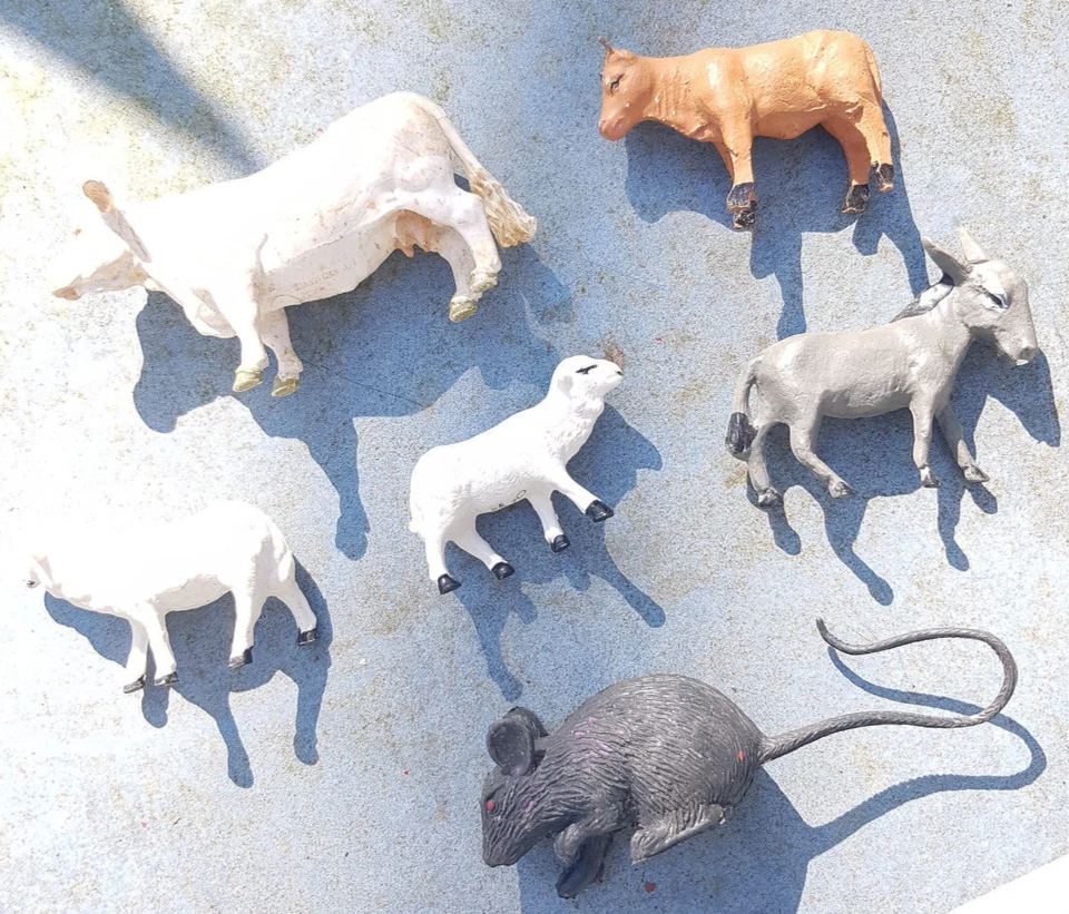 lot petits objets jouet ancien animaux ferme crèche résine - Photo 1/1