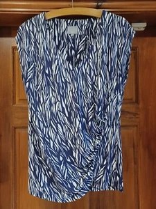 Schönes weiches Damenoberteil Ghost Gr. 12 blau/weiß Flügelärmel mit Raffung vorne - Bild 1 von 5